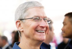Инвесторы Apple провоцируют Тима Кука рассказать о его планах