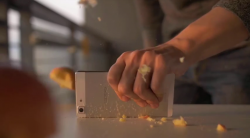 Oppo R5 – самый тонкий смартфон и к тому же бессмертный?