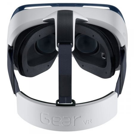 Виртуальный шлем Gear VR поступил в продажу